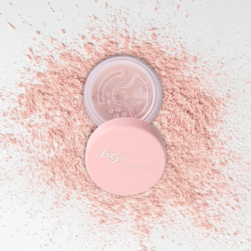 Basic Beauty Setting Powder in Translucent - Picture 4 of 10